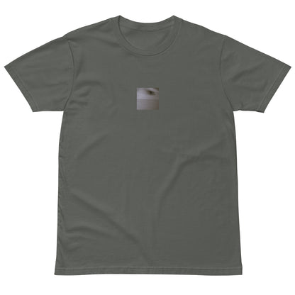 Minimalist streetwear style premium T-shirt in charcoal featuring the 'Cat (B&W)' photo art on the front. / モードストリート系プレミアムTシャツ（チャコール）フロントに「猫（モノクロ）」のフォトアートを配したデザイン。