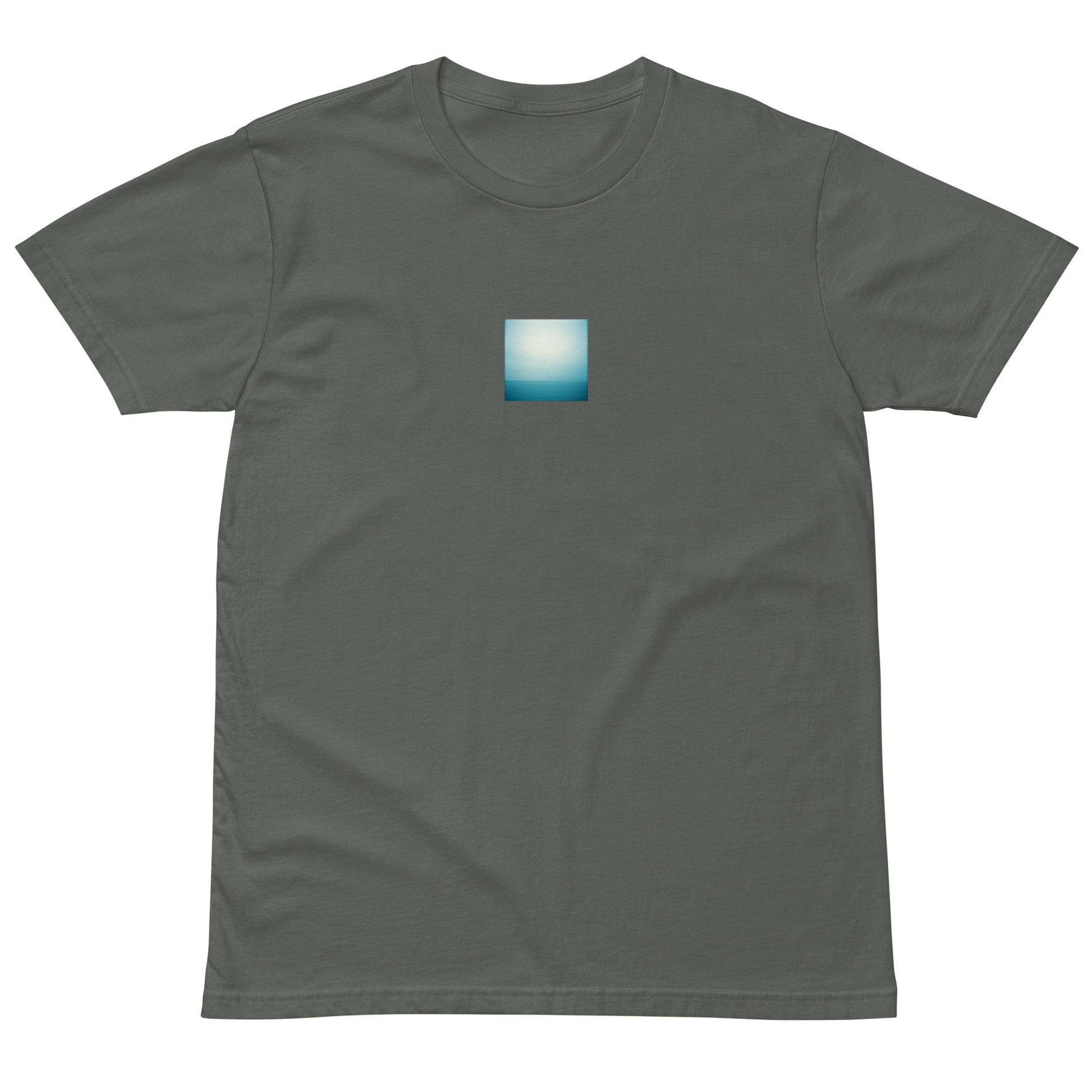 Minimalist streetwear style premium T-shirt in charcoal featuring the 'Ocean Horizon' photo art on the front. / モードストリート系プレミアムTシャツ（チャコール）フロントに「海の水平線」のフォトアートを配したデザイン。