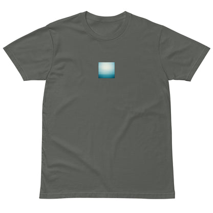 Minimalist streetwear style premium T-shirt in charcoal featuring the 'Ocean Horizon' photo art on the front. / モードストリート系プレミアムTシャツ（チャコール）フロントに「海の水平線」のフォトアートを配したデザイン。
