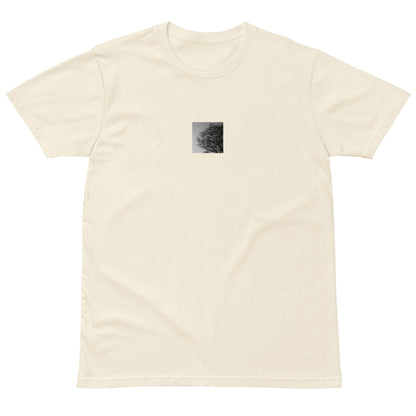 【Natural】
Minimalist mode style premium natural T-shirt with a 'Tree and Wind' black and white photo print on the front / モードストリート系プレミアムTシャツ（ナチュラル）、フロントに「木と風」のモノクロ写真プリント（Tシャツ）