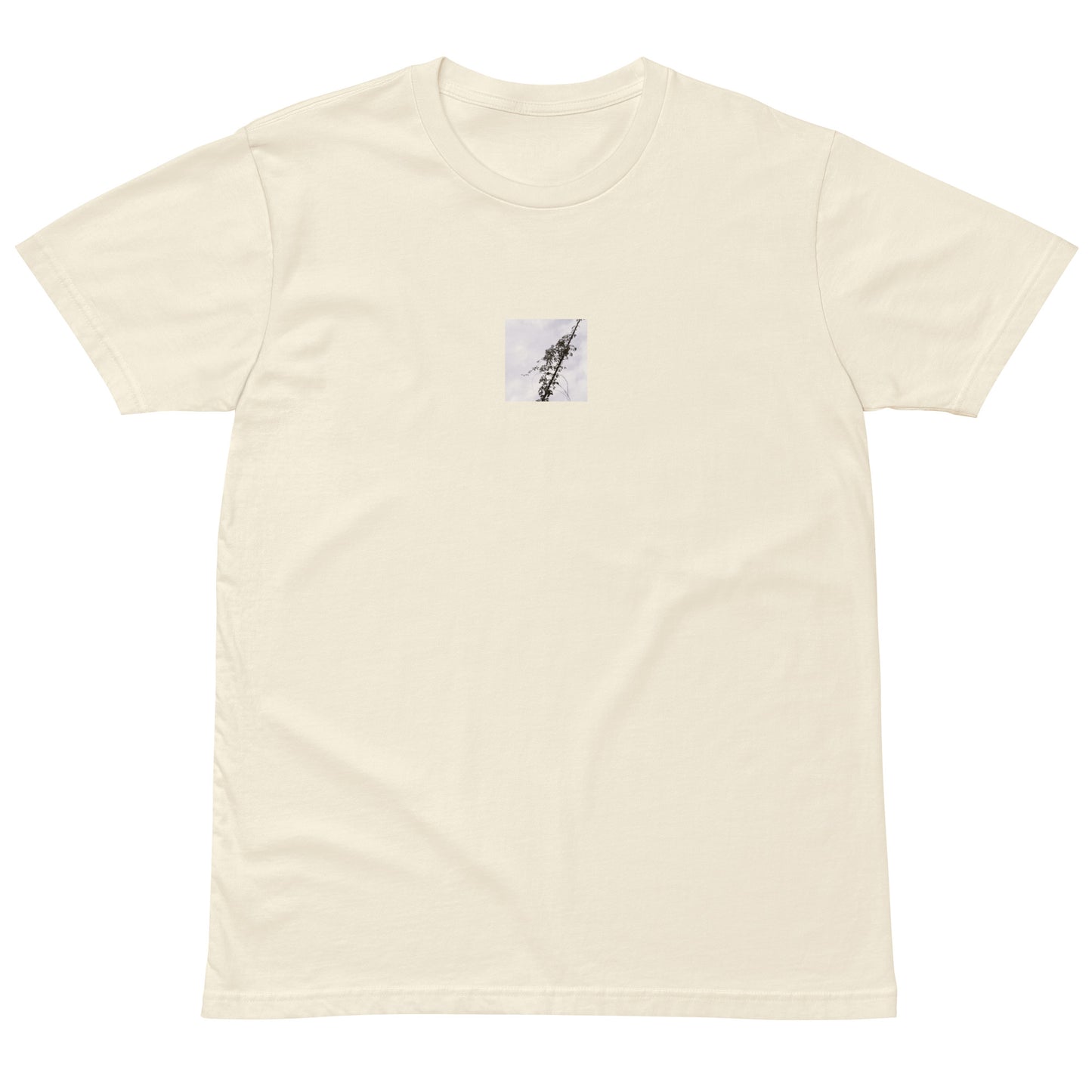 Minimalist mode style unisex premium natural t-shirt with a 'Vines Entangled on a Utility Pole' black and white photo print / モードストリート系ユニセックス・プレミアムTシャツ（ナチュラル）、フロントに「電柱に絡まるツル」のモノクロ写真プリント（Tシャツ）