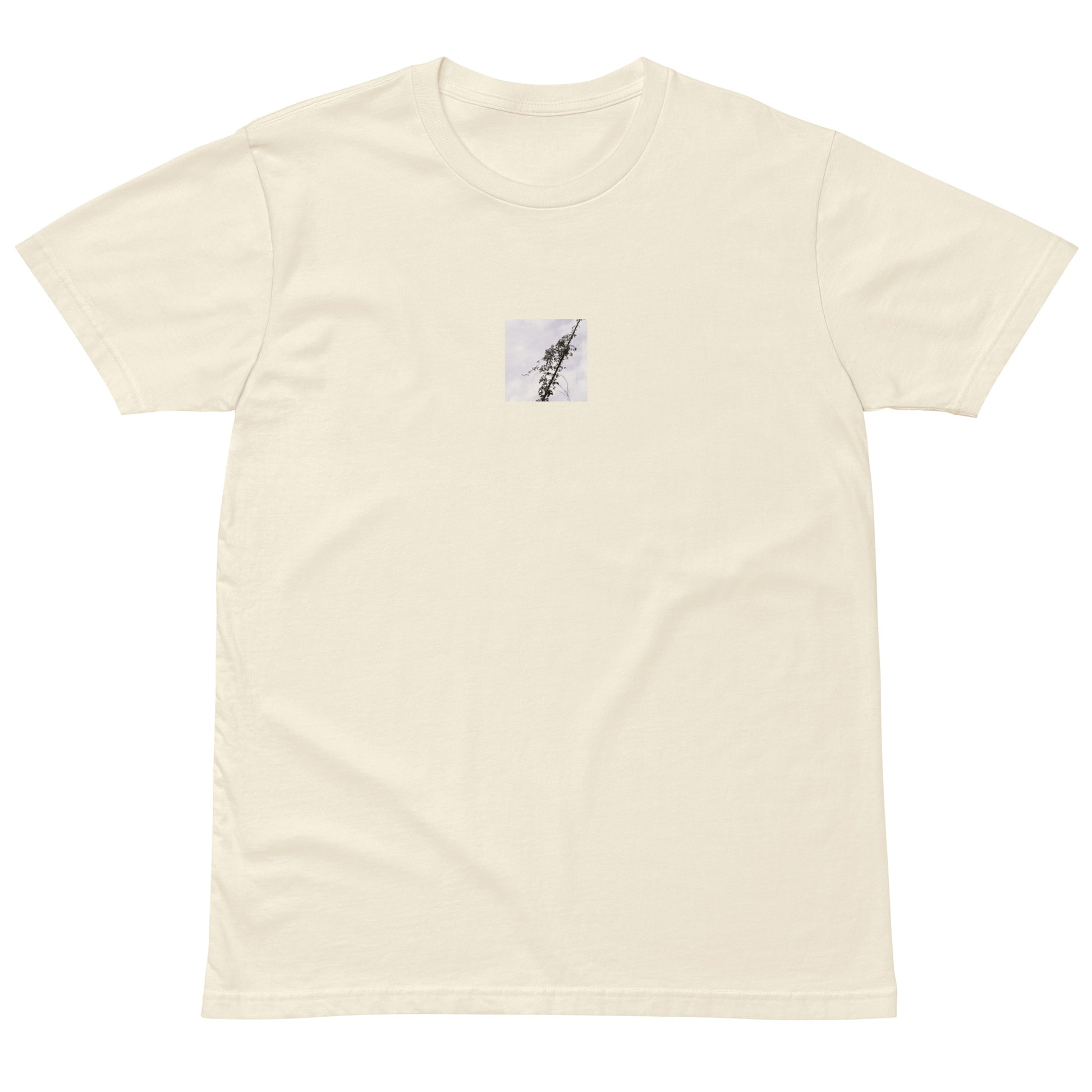 Minimalist mode style unisex premium natural t-shirt with a 'Vines Entangled on a Utility Pole' black and white photo print / モードストリート系ユニセックス・プレミアムTシャツ（ナチュラル）、フロントに「電柱に絡まるツル」のモノクロ写真プリント（Tシャツ）