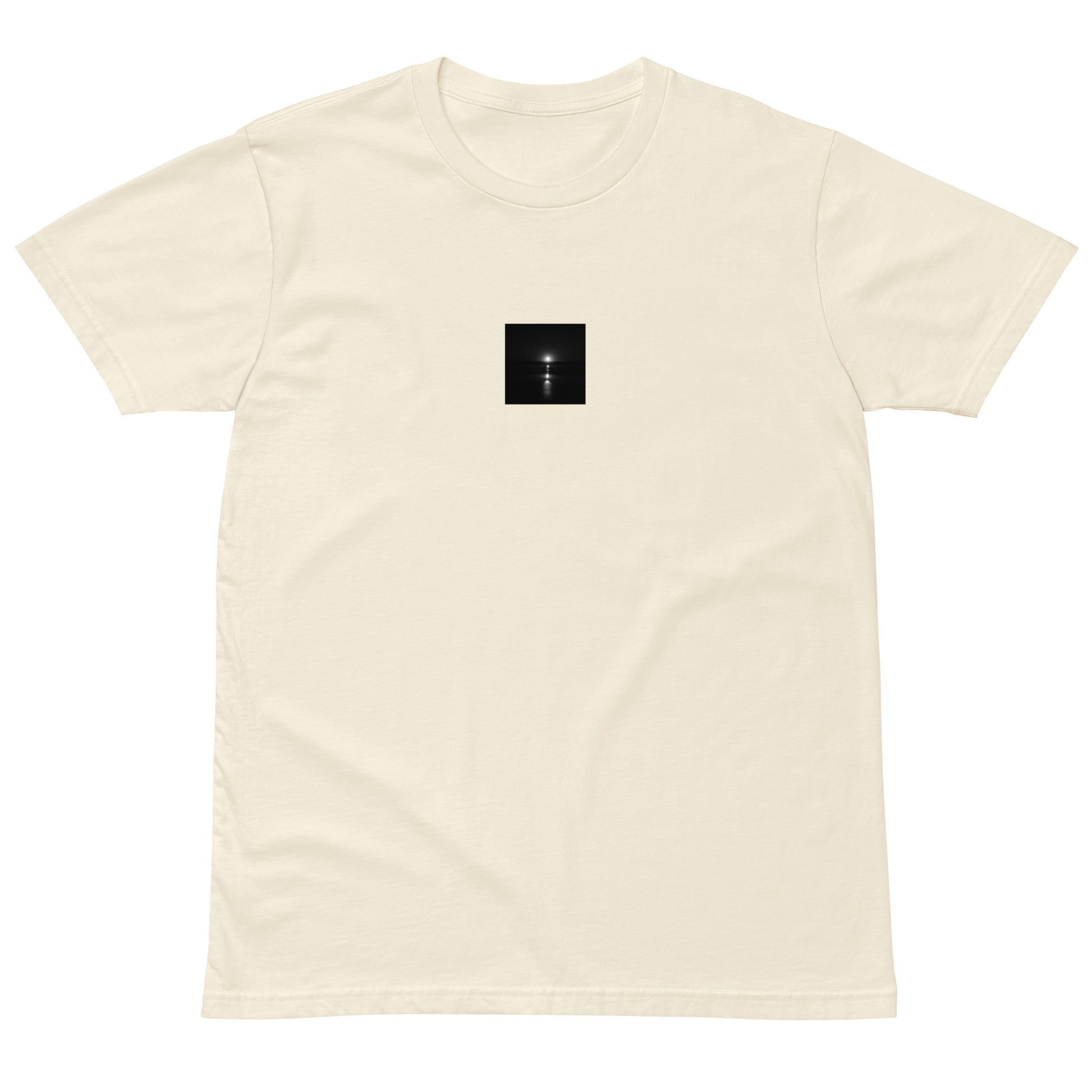 Minimalist streetwear style premium T-shirt in natural, featuring the 'Ocean Sunbeams (B&W)' photograph. / 「Ocean Sunbeams (B&W)」プレミアムTシャツ（ナチュラル）：柔らかな色合いにモノクロのアートが映える、洗練されたモードストリート系Tシャツ。