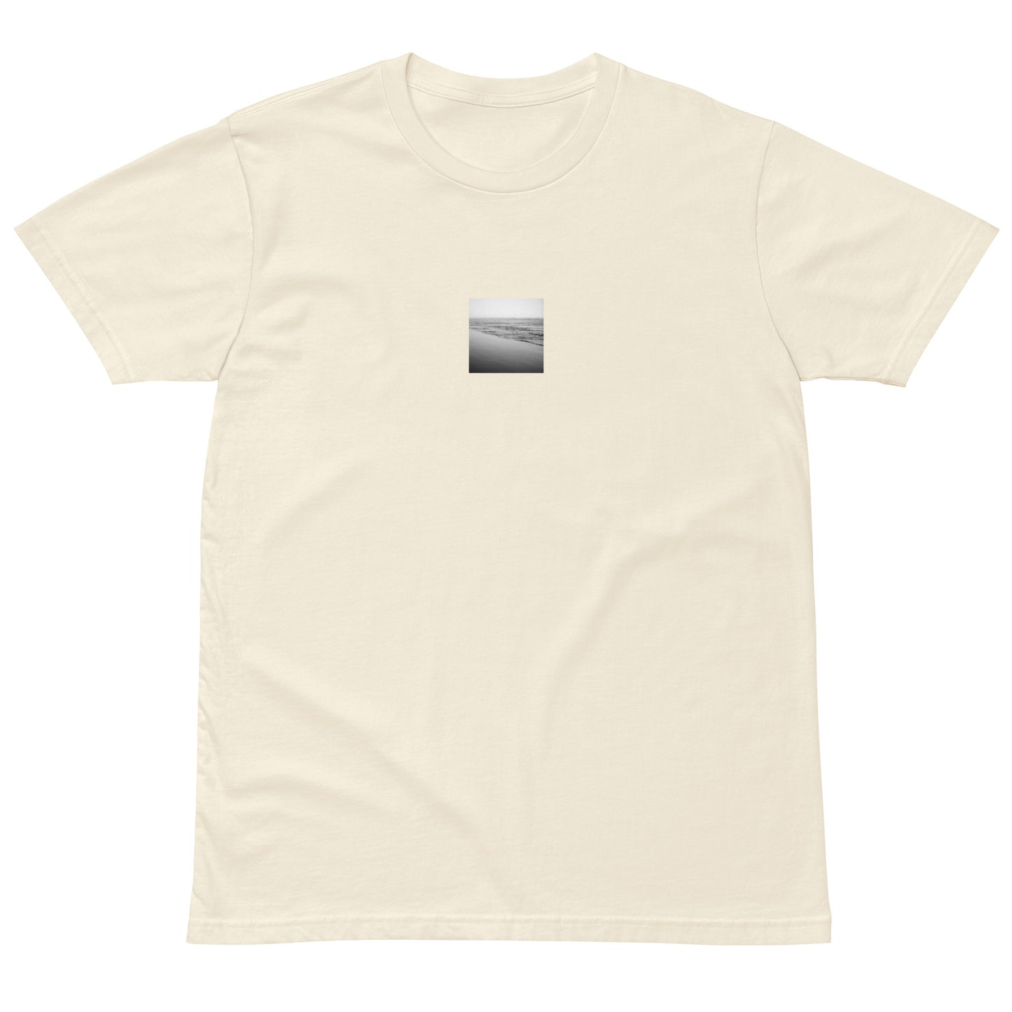 Minimalist streetwear style unisex premium t-shirt in natural with 'Ocean Beach (B&W)' photo art print. / フロントに「オーシャン・ビーチ（モノクロ）」のフォトアートプリントを配した、モードストリート系プレミアムTシャツ（ナチュラル）。