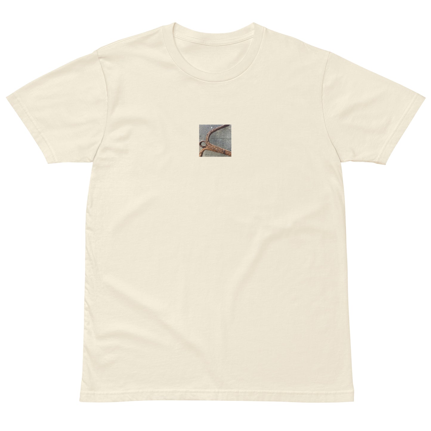 Minimalist streetwear style premium T-shirt in natural featuring the 'Anchor' photo art on the front. / モードストリート系プレミアムTシャツ（ナチュラル）フロントに「アンカー（錨）」のフォトアートを配したデザイン。