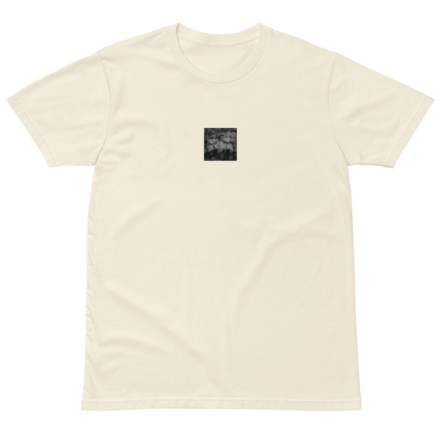 Minimalist streetwear style premium T-shirt in natural featuring the 'Plants (B&W)' photo art on the front. / モードストリート系プレミアムTシャツ（ナチュラル）フロントに「プランツ (モノクロ)」のフォトアートを配したデザイン。
