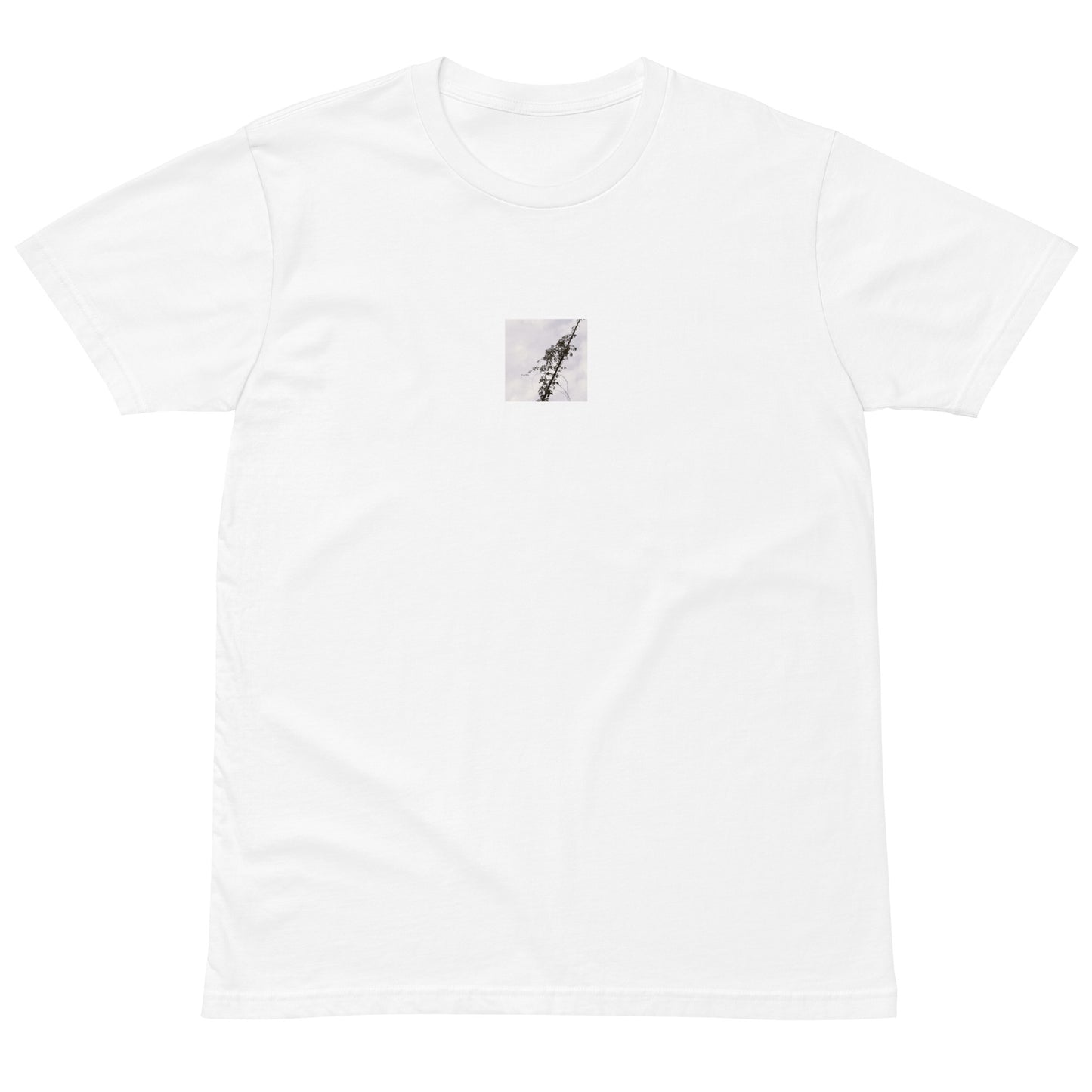 Minimalist mode style unisex premium white t-shirt with a 'Vines Entangled on a Utility Pole' black and white photo print / モードストリート系ユニセックス・プレミアムTシャツ（ホワイト）、フロントに「電柱に絡まるツル」のモノクロ写真プリント（Tシャツ）