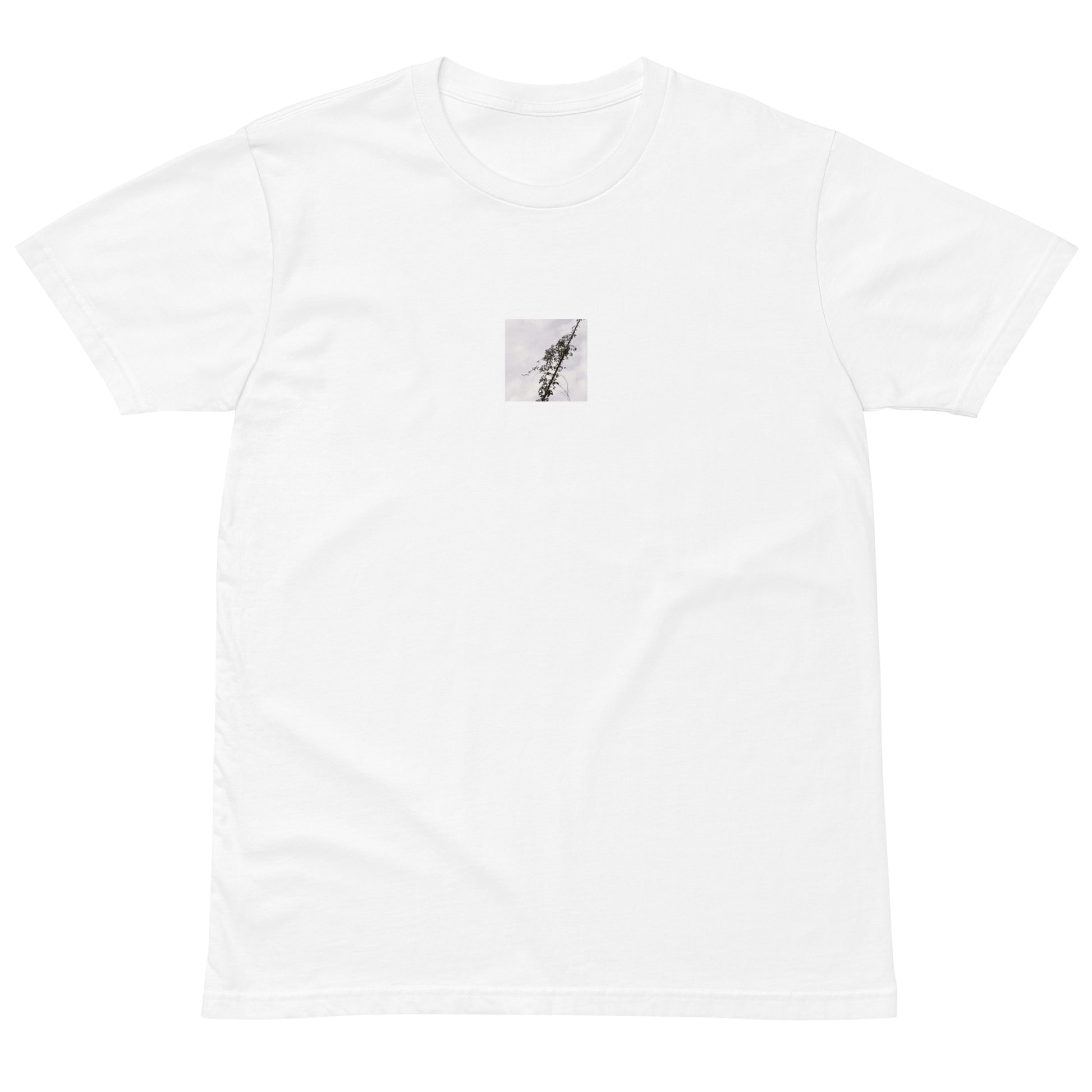 Minimalist mode style unisex premium white t-shirt with a 'Vines Entangled on a Utility Pole' black and white photo print / モードストリート系ユニセックス・プレミアムTシャツ（ホワイト）、フロントに「電柱に絡まるツル」のモノクロ写真プリント（Tシャツ）