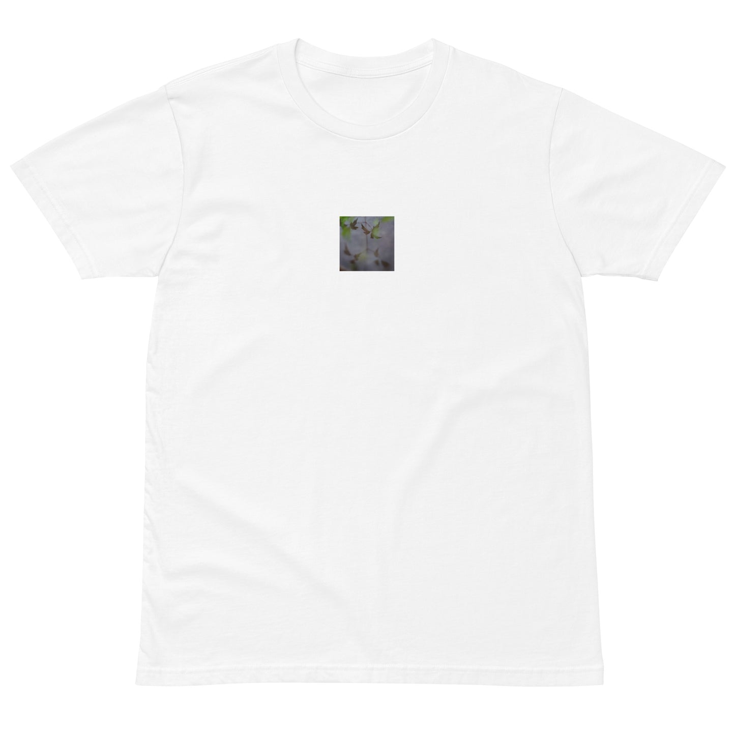 Minimalist mode style unisex premium white t-shirt with a 'Water Surface & Leaves' art print / モードストリート系ユニセックス・プレミアムTシャツ（ホワイト）、フロントに「水面と葉」のアートプリント（Tシャツ）