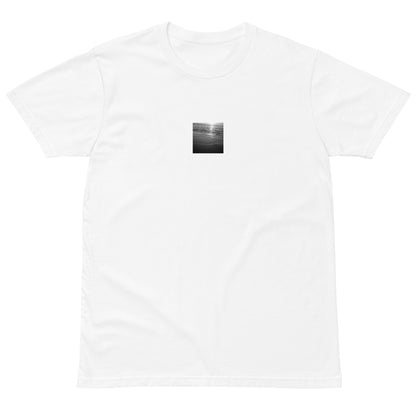 Minimalist mode style unisex premium white t-shirt with an 'Ocean Beach' black and white photo print / モードストリート系ユニセックス・プレミアムTシャツ（ホワイト）、フロントに「Ocean Beach（オーシャンビーチ）」のモノクロ写真プリント（Tシャツ）