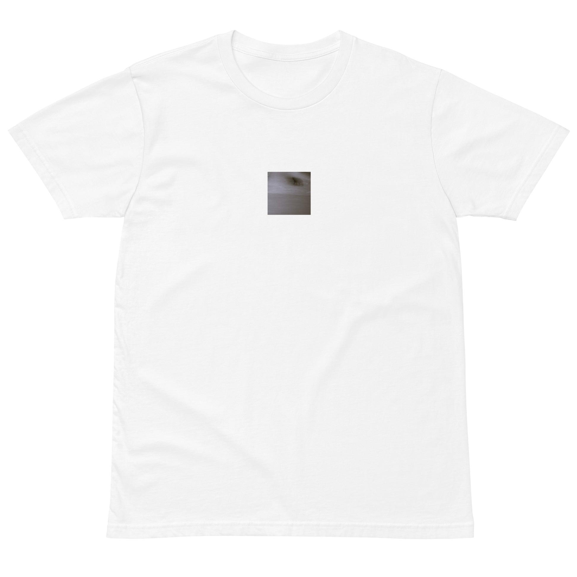 Minimalist streetwear style premium T-shirt in white featuring the 'Cat (B&W)' photo art on the front. / モードストリート系プレミアムTシャツ（ホワイト）フロントに「猫（モノクロ）」のフォトアートを配したデザイン。