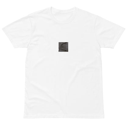 Minimalist streetwear style premium T-shirt in white featuring the 'Anchor (B&W)' photo art on the front. / モードストリート系プレミアムTシャツ（ホワイト）フロントに「アンカー（錨・モノクロ）」のフォトアートを配したデザイン。