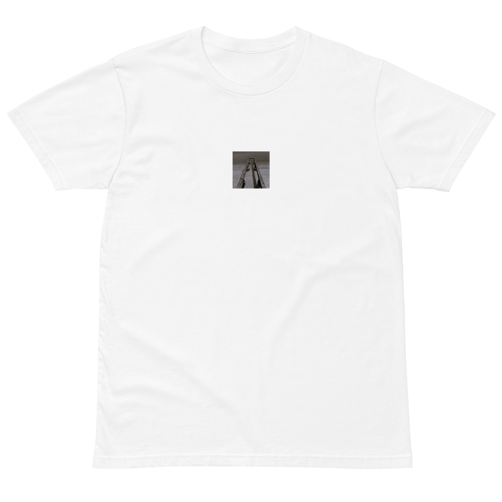 Minimalist streetwear style premium T-shirt in white featuring the 'Sea and Pier (B&W)' photo art on the front. / モードストリート系プレミアムTシャツ（ホワイト）フロントに「海と桟橋（モノクロ）」のフォトアートを配したデザイン。