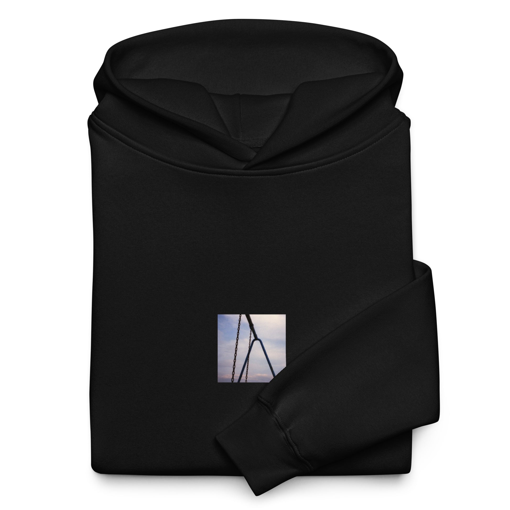 【Black】
Minimalist mode streetwear oversized black hoodie with a playground swing photo print on the front / モードストリート系オーバーサイズパーカー（ブラック）、フロントに公園のブランコの写真プリント