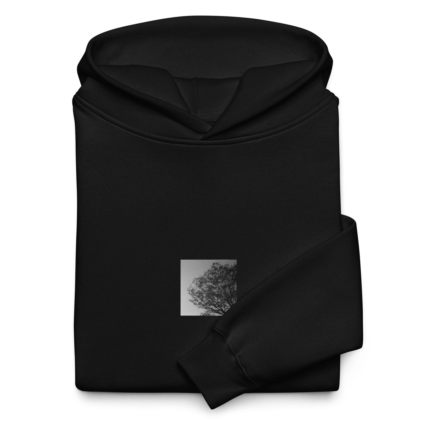 【Black】
Minimalist mode style oversized black hoodie with a 'Tree and Wind' black and white photo print on the front / モードストリート系オーバーサイズパーカー（ブラック）、フロントに「木と風」のモノクロ写真プリント（プルオーバー）