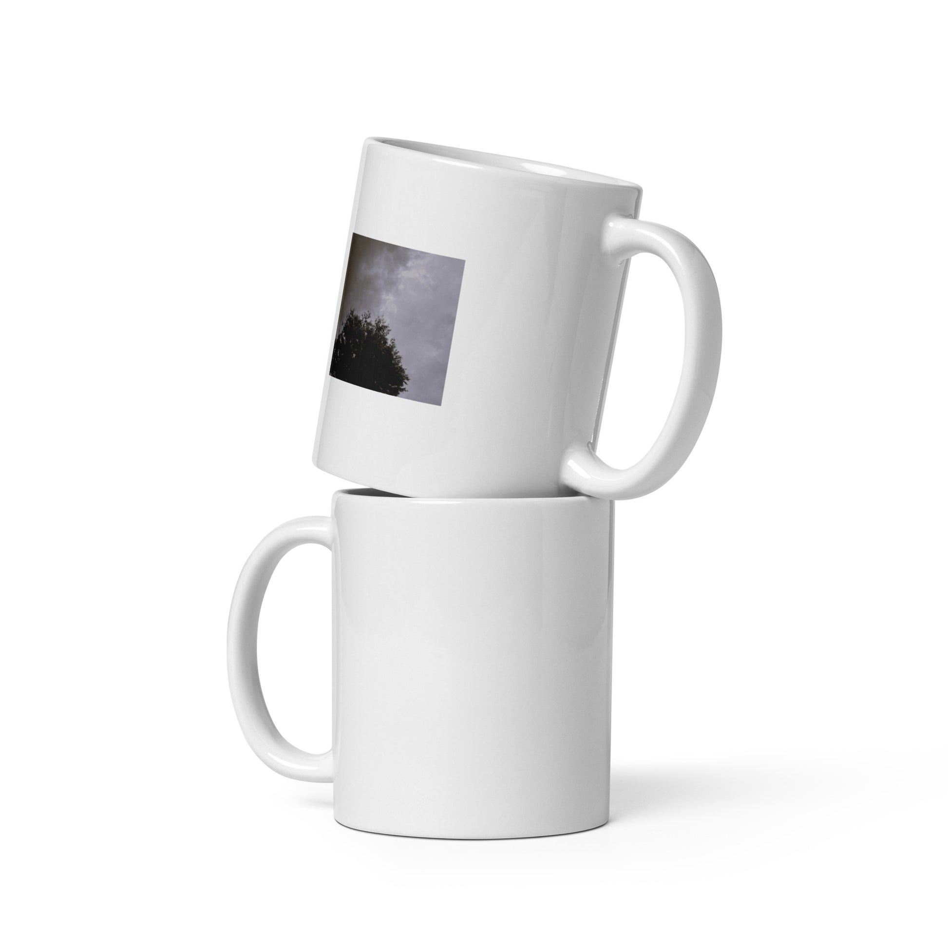 Minimalist mode style ceramic mug with a 'Clouds & Tree' black and white photo print / モードストリート系セラミックマグカップ、「Clouds & Tree（雲と木）」のモノクロ写真プリント（コーヒーマグ）