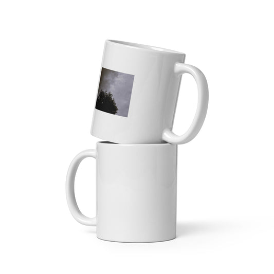 Minimalist mode style ceramic mug with a 'Clouds & Tree' black and white photo print / モードストリート系セラミックマグカップ、「Clouds & Tree（雲と木）」のモノクロ写真プリント（コーヒーマグ）