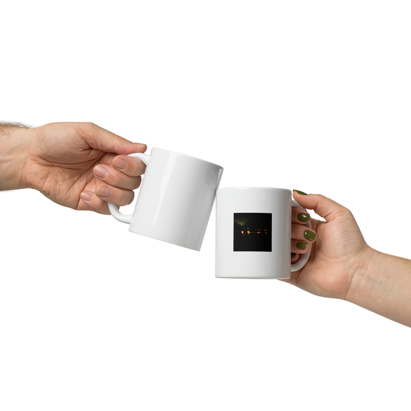 Minimalist streetwear style ceramic mug featuring an artistic 'Night Light' photograph print. Glossy finish, 11 oz capacity. / Night Light マグカップ：夜の光の幻想的な風景を捉えたアート写真がプリントされた、モダンでミニマルなモードストリート系マグカップ。