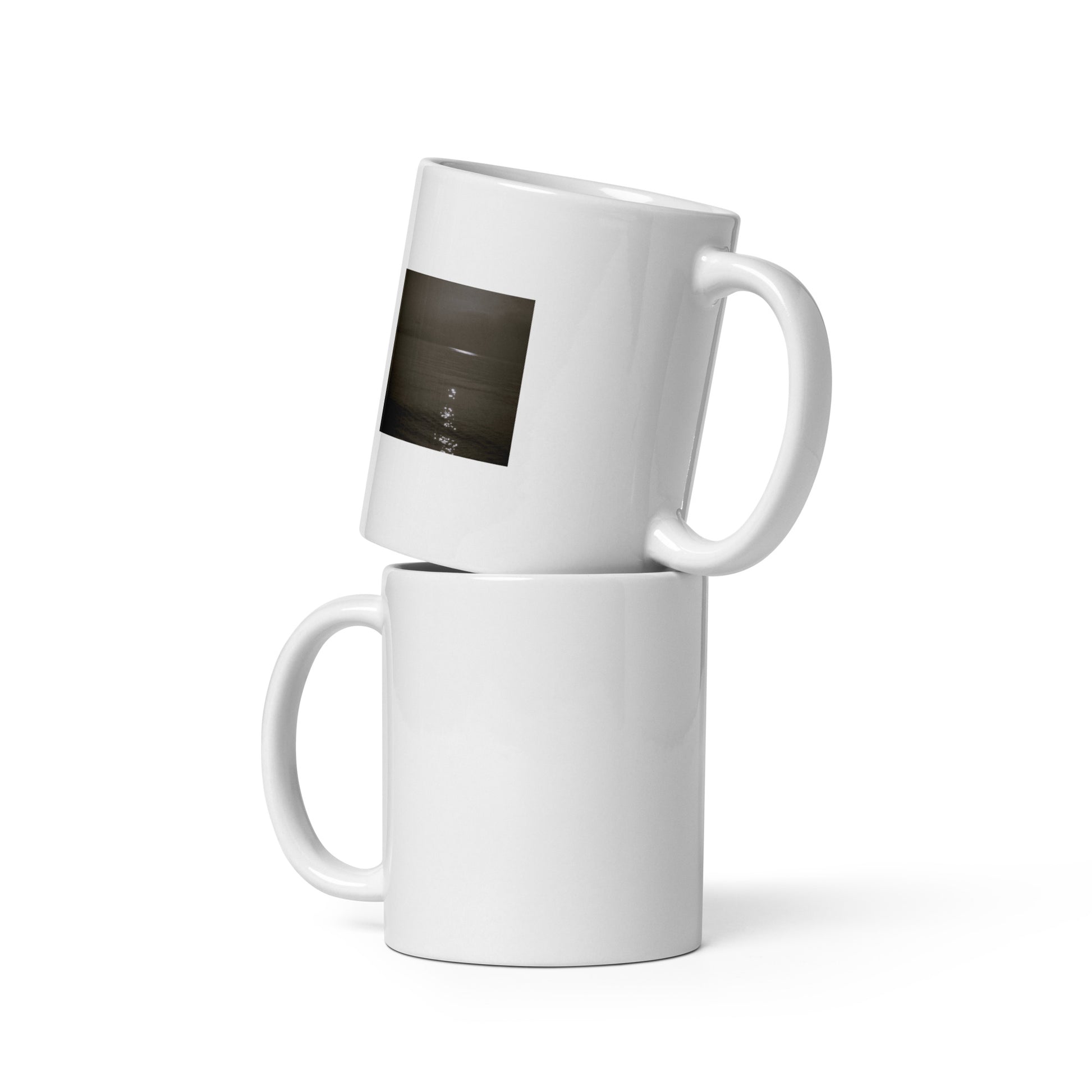 Minimalist streetwear style white glossy mug featuring the 'Sea and Sunshine (B&W)' photo art. / モードストリート系ホワイト光沢マグカップ：「海と太陽（モノクロ）」のフォトアートを配したデザイン。
