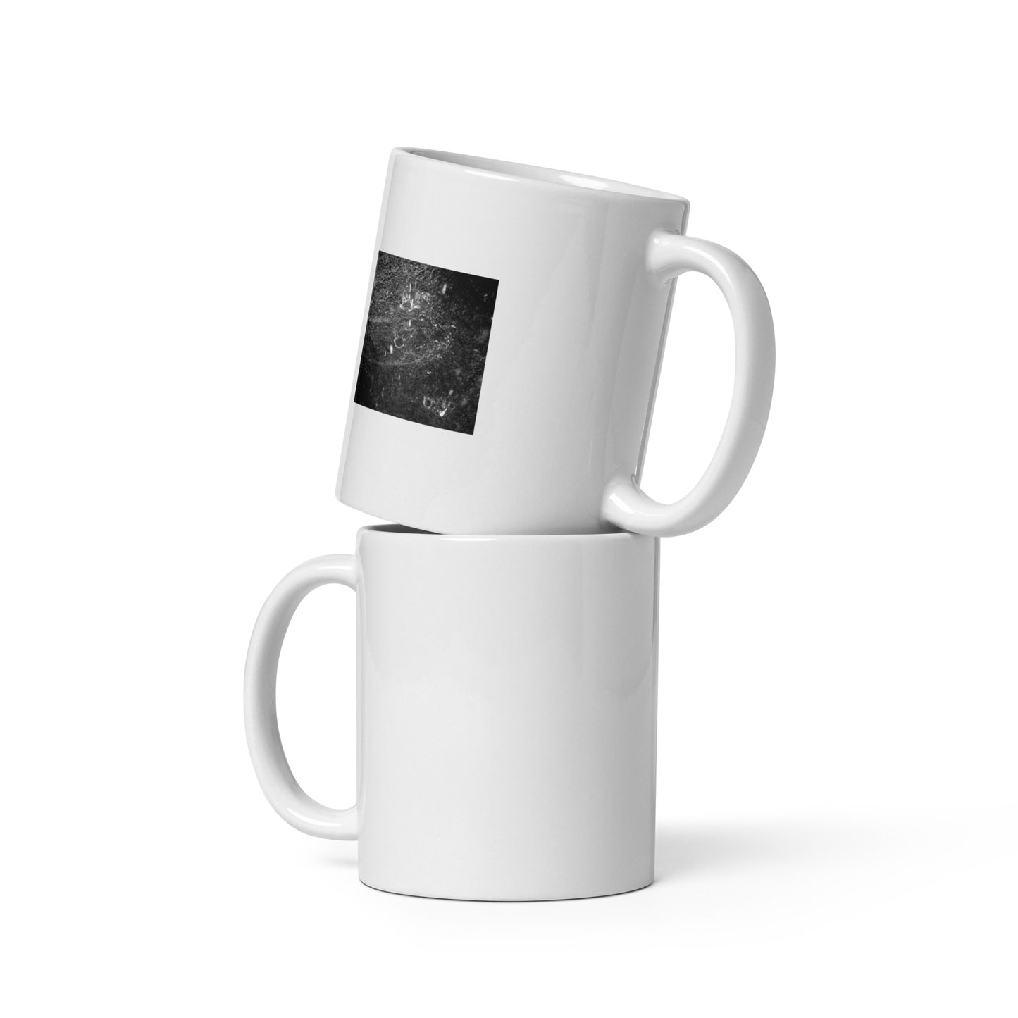 Minimalist streetwear style white glossy mug featuring the 'Rain (B&W)' photo art. / モードストリート系ホワイト光沢マグカップ：「雨（モノクロ）」のフォトアートを配したデザイン。