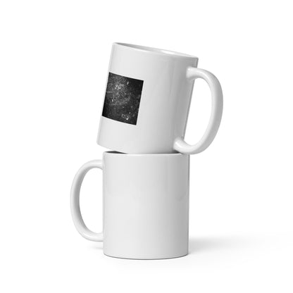 Minimalist streetwear style white glossy mug featuring the 'Rain (B&W)' photo art. / モードストリート系ホワイト光沢マグカップ：「雨（モノクロ）」のフォトアートを配したデザイン。