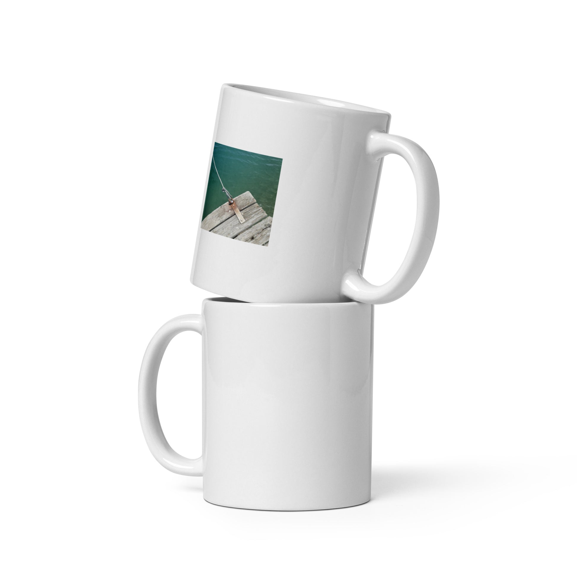 Minimalist art white glossy mug featuring the 'Sea, Pier and Rope' photo art. / ホワイト光沢マグカップ：「海、桟橋、ロープ」のフォトアートを配したミニマリストデザイン。