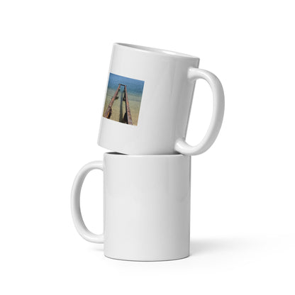 Minimalist art white glossy mug featuring the 'Sea and Pier' photo art. / ホワイト光沢マグカップ：「海と桟橋」のフォトアートを配したミニマリストデザイン。