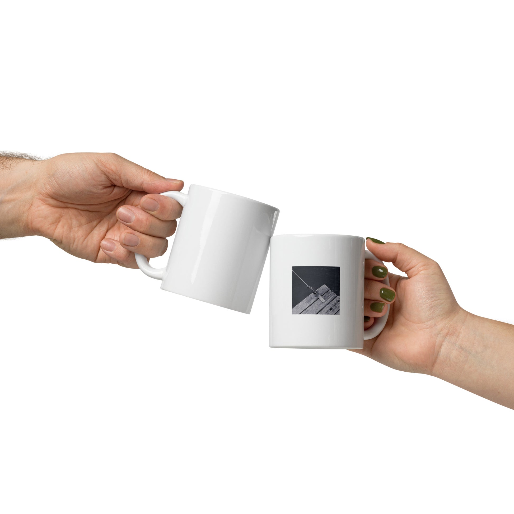 Minimalist art white glossy mug featuring the 'Ocean Pier (B&W)' photo art. / ホワイト光沢マグカップ：「海の桟橋 (モノクロ)」のフォトアートを配したミニマリストデザイン。