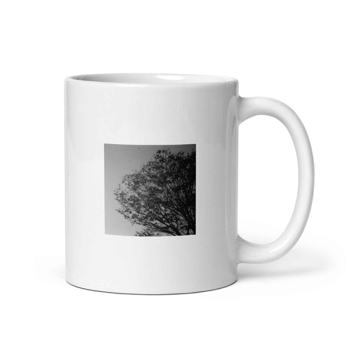 Minimalist mode style ceramic mug featuring a 'Tree and Wind' black and white photo print / モードストリート系デザインのセラミックマグカップ、「木と風」のモノクロ写真プリント