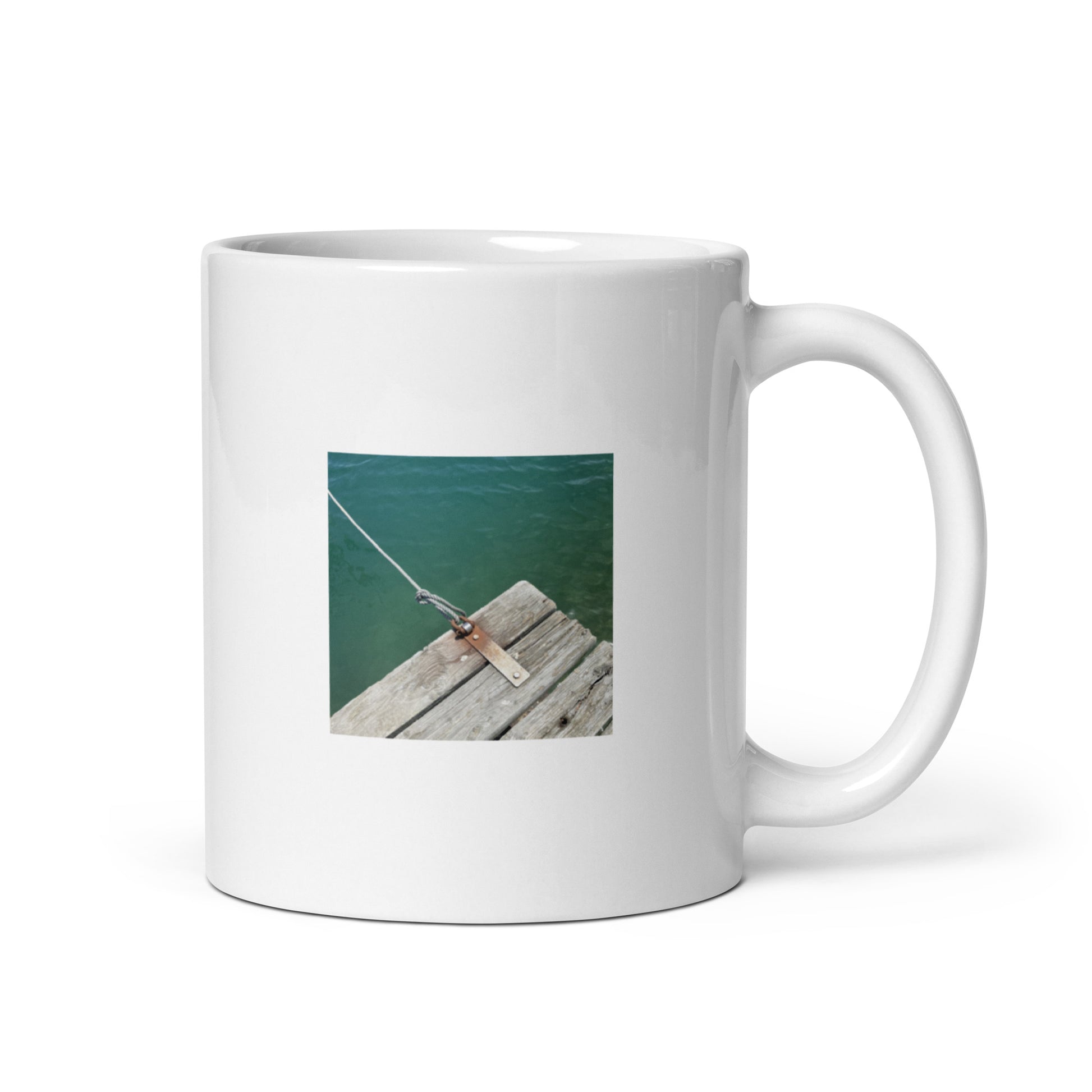 Minimalist art white glossy mug featuring the 'Sea, Pier and Rope' photo art. / ホワイト光沢マグカップ：「海、桟橋、ロープ」のフォトアートを配したミニマリストデザイン。