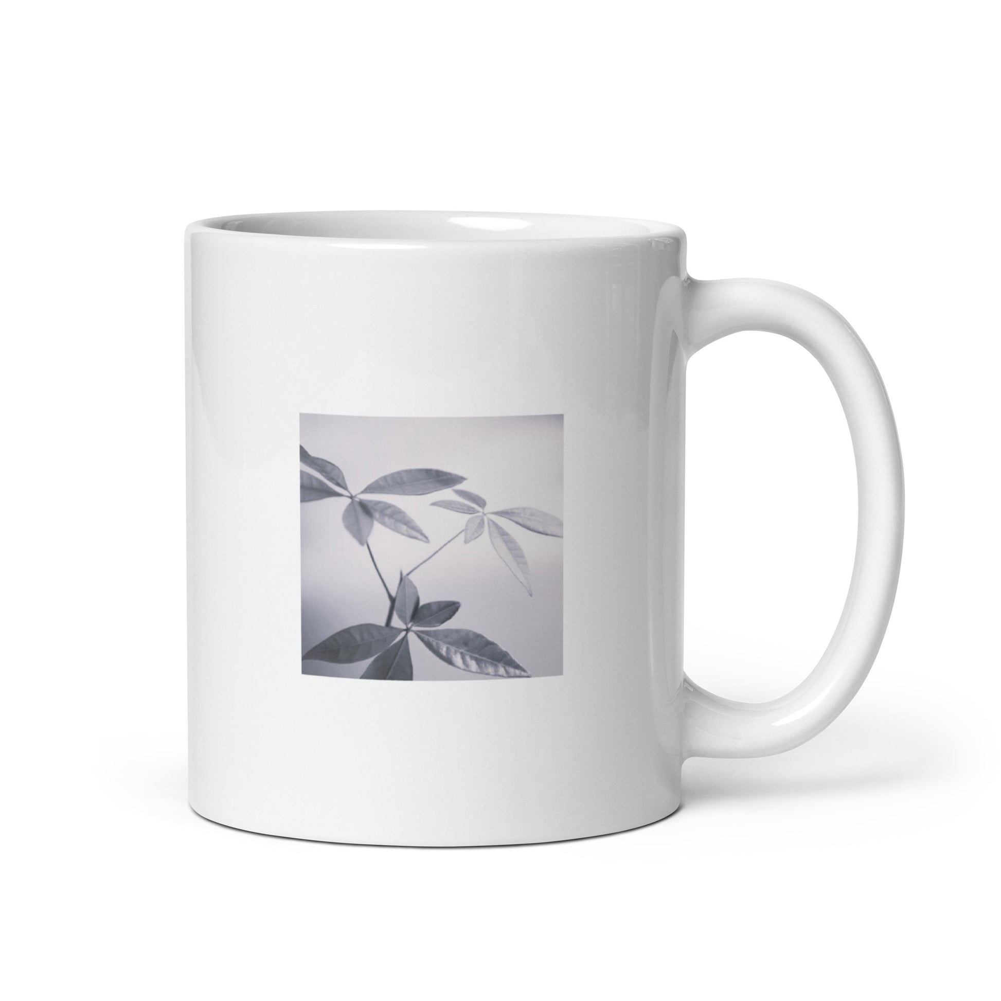 Minimalist art white glossy mug featuring the 'Botanical (B&W)' photo art. / ホワイト光沢マグカップ：「ボタニカル (モノクロ)」のフォトアートを配したミニマリストデザイン。